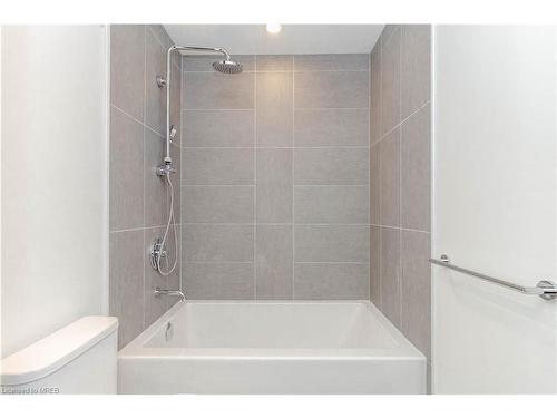 310-28 Ann Street, Mississauga, ON - Indoor Photo Showing Bathroom