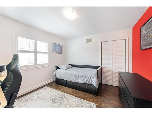 8799 Dogwood Crescent Crescent, Niagara Falls, ON - Indoor Photo Showing Bedroom