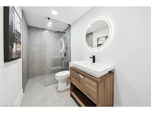 4344 Dallas Court, Mississauga, ON - Indoor Photo Showing Bathroom