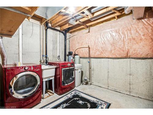 125 Killarney Place, London, ON - Indoor Photo Showing Laundry Room
