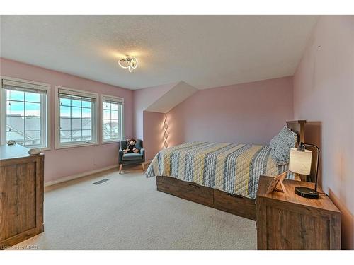 E-31-110 Activa Avenue, Kitchener, ON - Indoor Photo Showing Bedroom