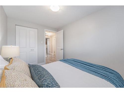 118 Sanderson Drive, Guelph, ON - Indoor Photo Showing Other Room