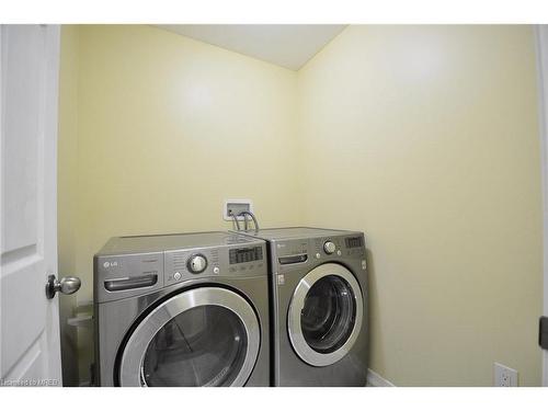 198 English Lane, Brantford, ON - Indoor Photo Showing Laundry Room
