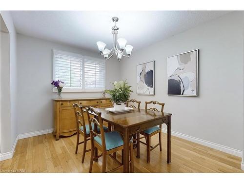 182 Melbourne Drive, Bradford, ON - Indoor Photo Showing Dining Room