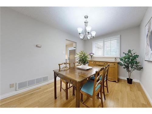 182 Melbourne Drive, Bradford, ON - Indoor Photo Showing Dining Room