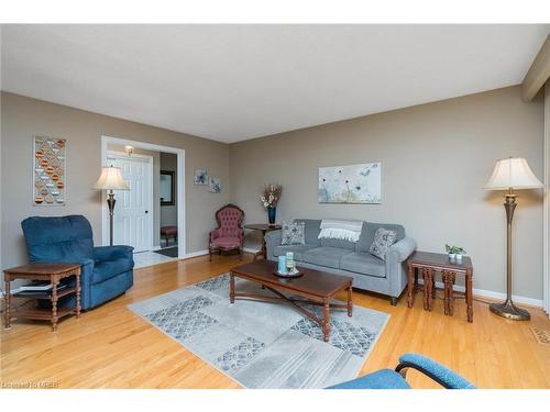 15 Hyland Avenue, Georgetown, ON - Indoor Photo Showing Living Room