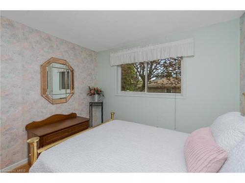 15 Hyland Avenue, Georgetown, ON - Indoor Photo Showing Bedroom