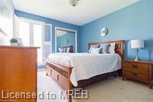 3551 Burningelm Crescent, Mississauga, ON - Indoor Photo Showing Bedroom