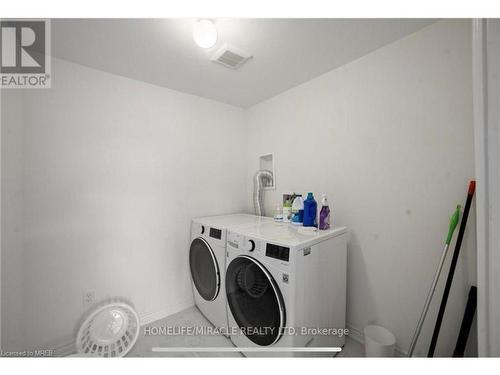 100 Hollywood Court Court, Cambridge, ON - Indoor Photo Showing Laundry Room