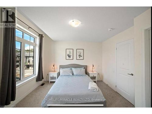 100 Hollywood Court Court, Cambridge, ON - Indoor Photo Showing Bedroom
