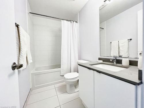 D-313-5220 Dundas Street Street, Burlington, ON - Indoor Photo Showing Bathroom