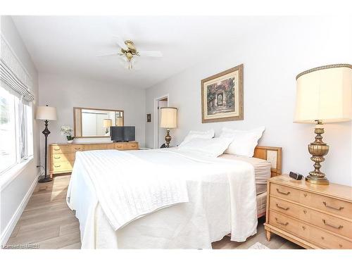 338 Oxbow Park Drive, Wasaga Beach, ON - Indoor Photo Showing Bedroom