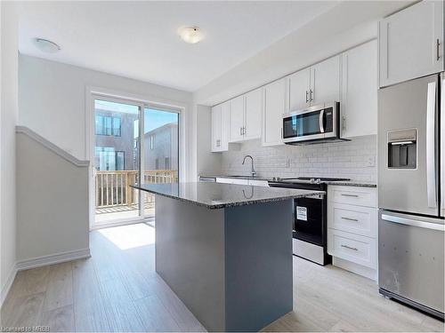 106-10 Birmingham Drive, Cambridge, ON - Indoor Photo Showing Kitchen With Upgraded Kitchen