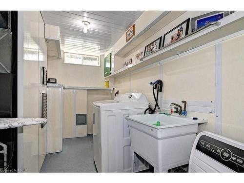 30 Maxwell Drive, Kitchener, ON - Indoor Photo Showing Laundry Room