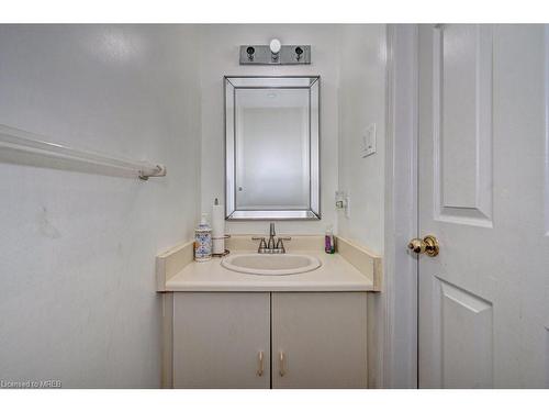 30 Maxwell Drive, Kitchener, ON - Indoor Photo Showing Bathroom