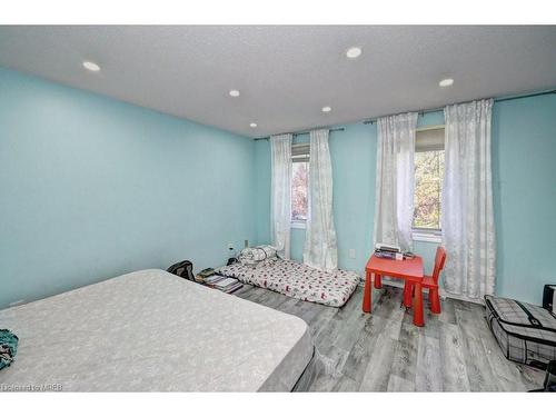 30 Maxwell Drive, Kitchener, ON - Indoor Photo Showing Bedroom