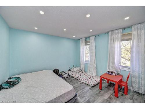 30 Maxwell Drive, Kitchener, ON - Indoor Photo Showing Bedroom