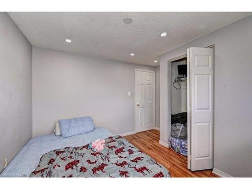 30 Maxwell Drive, Kitchener, ON - Indoor Photo Showing Bedroom