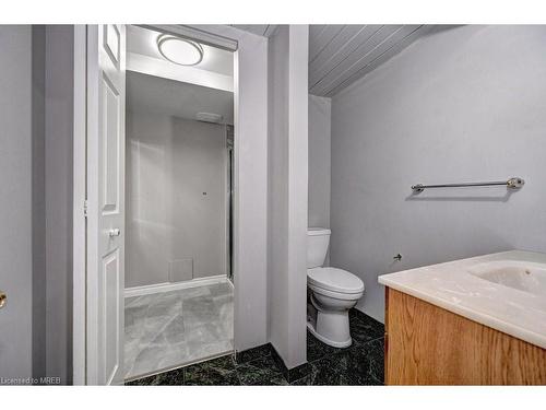 30 Maxwell Drive, Kitchener, ON - Indoor Photo Showing Bathroom