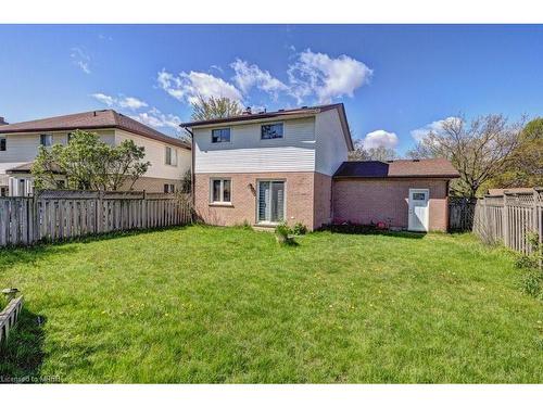 30 Maxwell Drive, Kitchener, ON - Outdoor