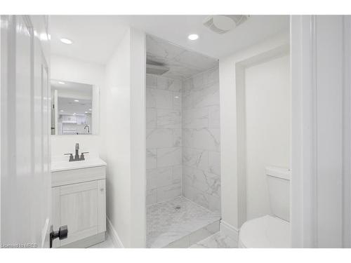 79 Hearth Crescent, Kitchener, ON - Indoor Photo Showing Bathroom