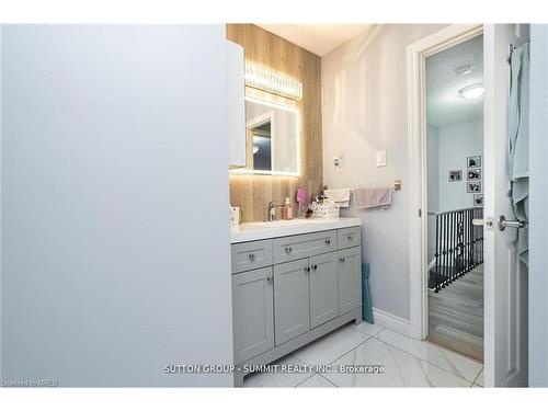 21 Carter Drive, Brampton, ON - Indoor Photo Showing Bathroom