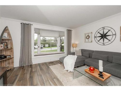 9 Fagan Drive, Halton Hills, ON - Indoor Photo Showing Living Room