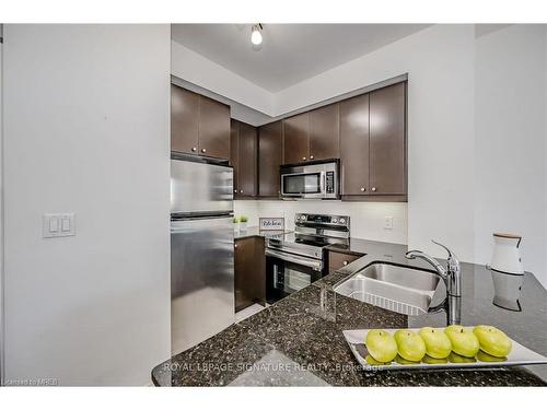 1002-60 Absolute Avenue, Mississauga, ON - Indoor Photo Showing Kitchen With Double Sink