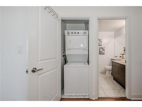 1002-60 Absolute Avenue, Mississauga, ON - Indoor Photo Showing Laundry Room