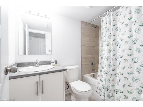 25 Elsegood Drive, Guelph, ON - Indoor Photo Showing Bathroom