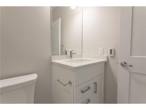 810-460 Callaway Road, London, ON - Indoor Photo Showing Bathroom