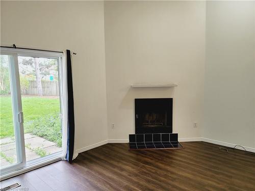 8-589 Beechwood Drive, Waterloo, ON - Indoor Photo Showing Living Room With Fireplace