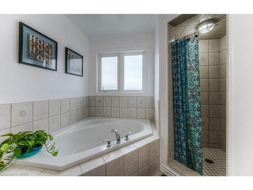 785 Megson Terrace, Milton, ON - Indoor Photo Showing Bathroom