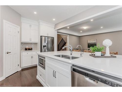 524 Florencedale Cres Crescent, Kitchener, ON - Indoor Photo Showing Kitchen With Double Sink With Upgraded Kitchen