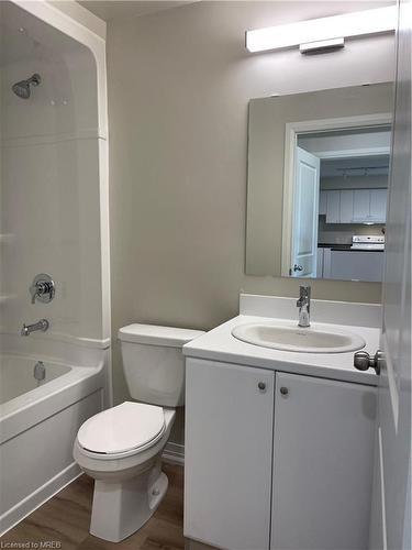 336-50 Herrick Avenue, St. Catharines, ON - Indoor Photo Showing Bathroom