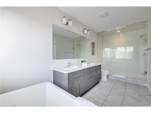 112 Ridge Road, Cambridge, ON - Indoor Photo Showing Bathroom