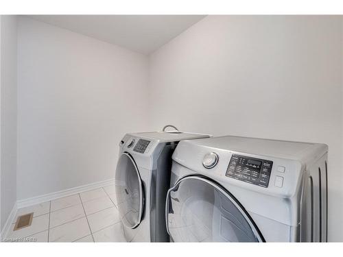 112 Ridge Road, Cambridge, ON - Indoor Photo Showing Laundry Room