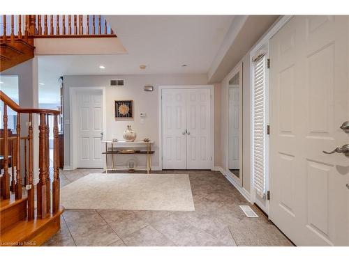8233 Costabile Drive, Niagara Falls, ON - Indoor Photo Showing Other Room