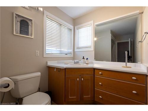 8233 Costabile Drive, Niagara Falls, ON - Indoor Photo Showing Bathroom