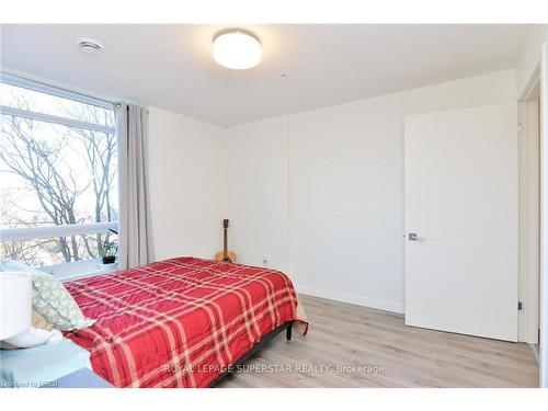 204-467 Charlton Avenue, Hamilton, ON - Indoor Photo Showing Bedroom