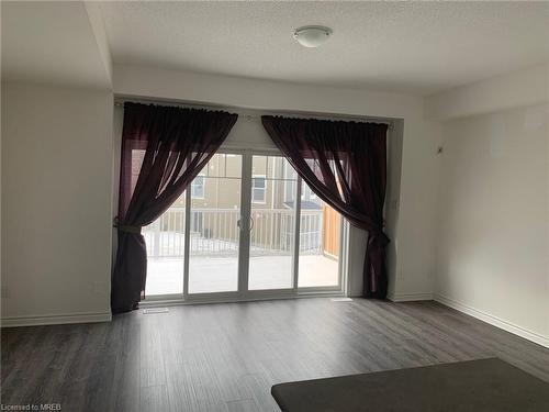 22 Village Gate Drive, Wasaga Beach, ON - Indoor Photo Showing Other Room