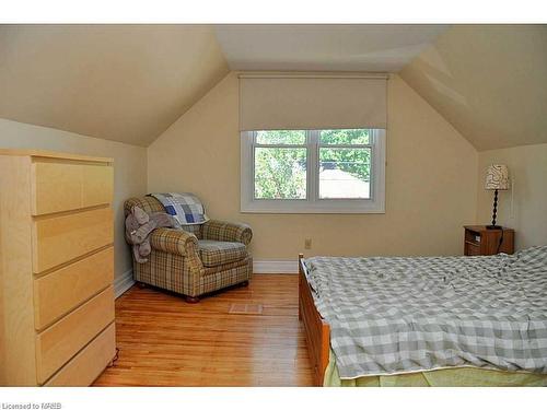 169 Cline Avenue S, Hamilton, ON - Indoor Photo Showing Bedroom