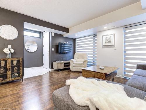 142 Widdicombe Hill Boulevard, Toronto, ON - Indoor Photo Showing Living Room