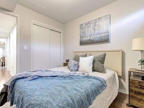 142 Widdicombe Hill Boulevard, Toronto, ON - Indoor Photo Showing Bedroom