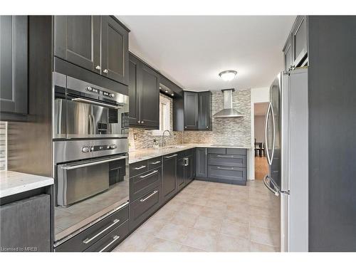 3455 Cherrington Crescent, Mississauga, ON - Indoor Photo Showing Kitchen With Stainless Steel Kitchen With Upgraded Kitchen