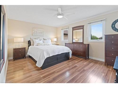 3455 Cherrington Crescent, Mississauga, ON - Indoor Photo Showing Bedroom