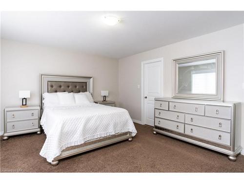 313 Freure Drive, Cambridge, ON - Indoor Photo Showing Bedroom
