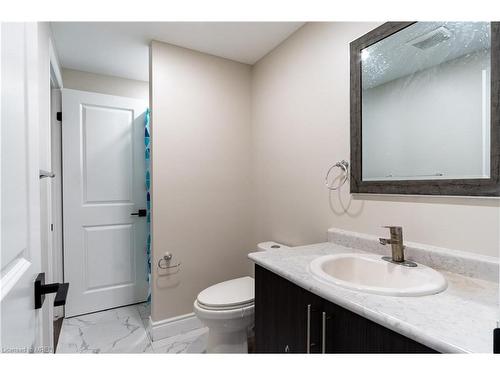 313 Freure Drive, Cambridge, ON - Indoor Photo Showing Bathroom