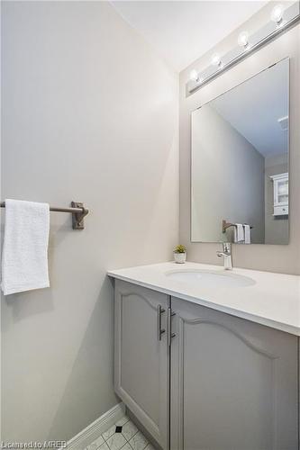 61-42 Green Valley Drive, Kitchener, ON - Indoor Photo Showing Bathroom