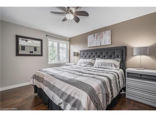 61-42 Green Valley Drive, Kitchener, ON - Indoor Photo Showing Bedroom